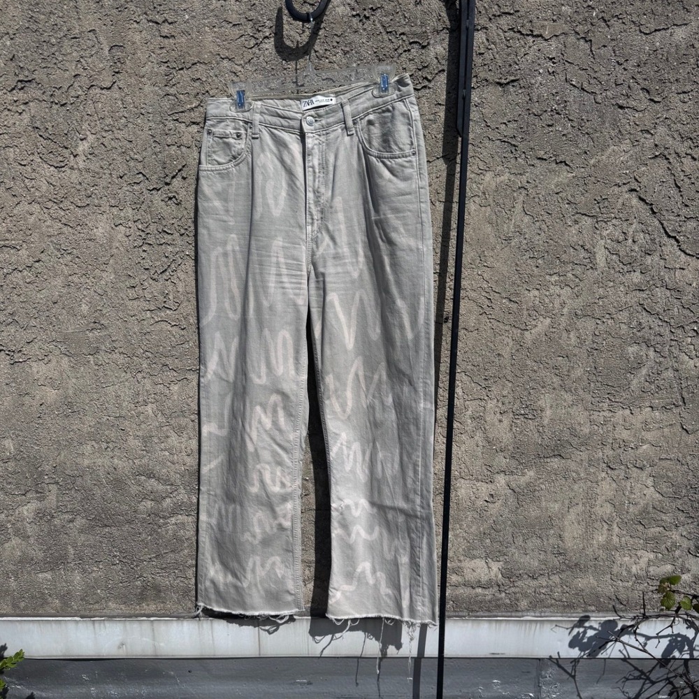 Zara The 90s Full Length Jeans Women Size 8 Grey Abstract Squiggle Print Raw Hem